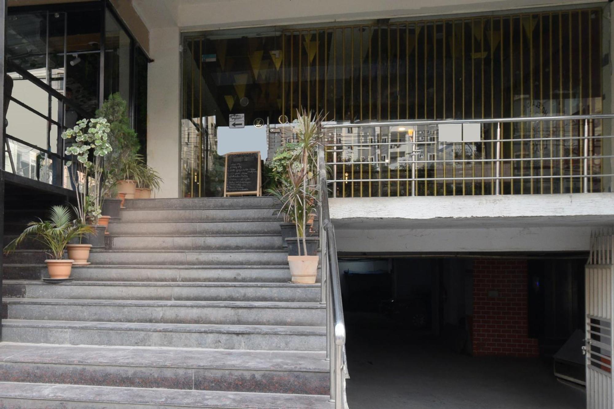 היידראבד Super Townhouse Madhapur 100 Feet Road Formerly Jkc Grand מראה חיצוני תמונה