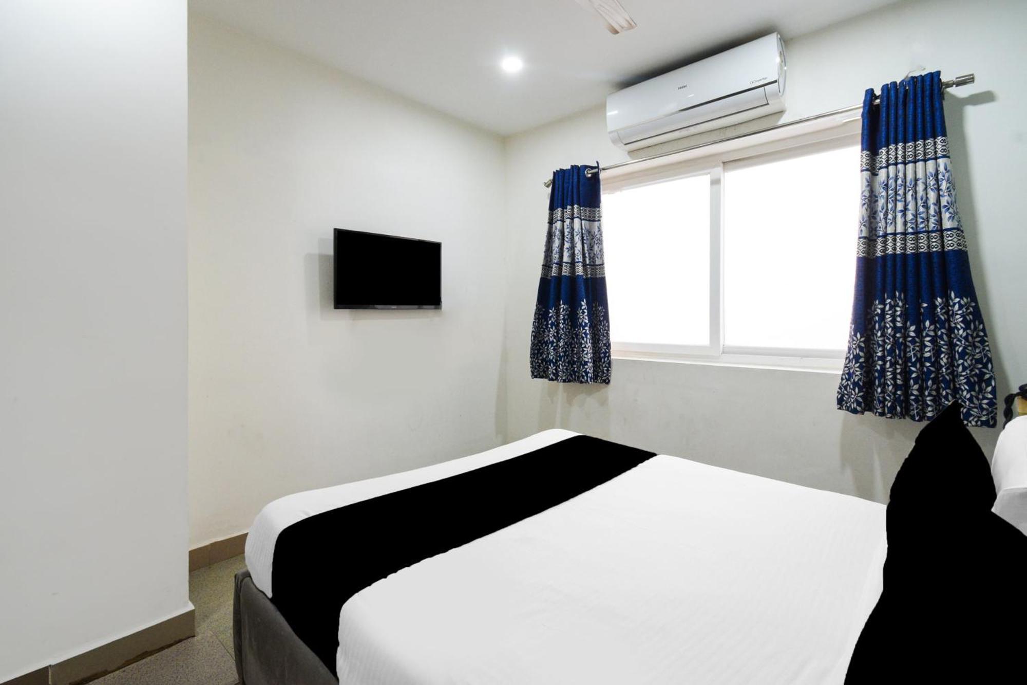 היידראבד Super Townhouse Madhapur 100 Feet Road Formerly Jkc Grand מראה חיצוני תמונה