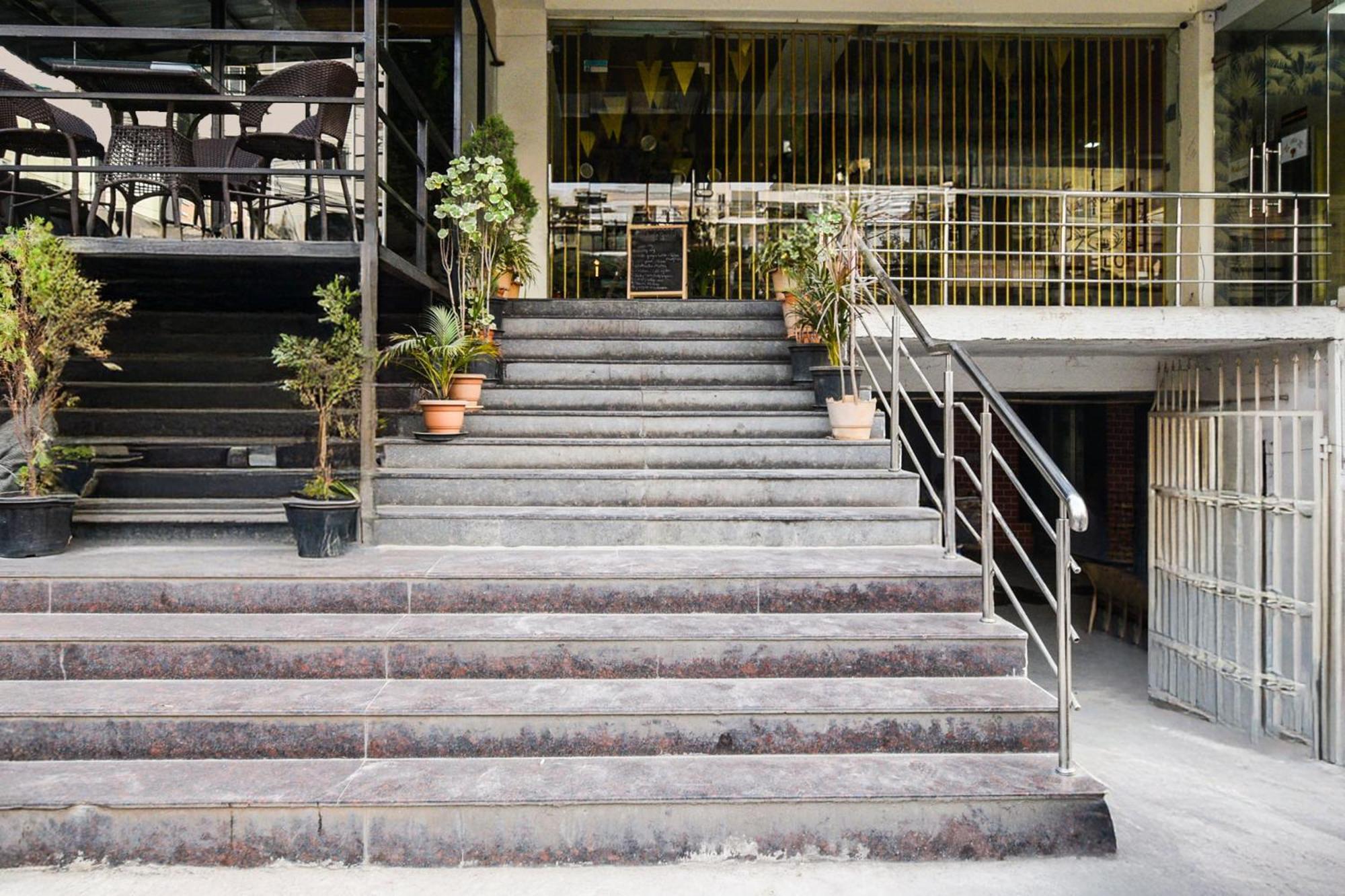 היידראבד Super Townhouse Madhapur 100 Feet Road Formerly Jkc Grand מראה חיצוני תמונה